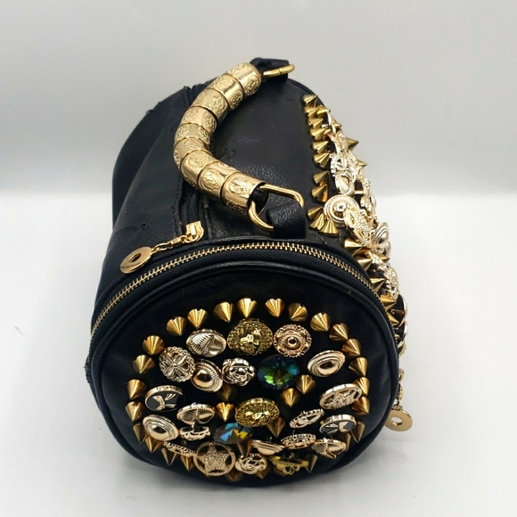 USED CONDITION BAG SIZE 7X6 COLOR BLACK WITH LOTS OF JEWEL THIS BAG NOT LEATHER - Picture 3 of 15